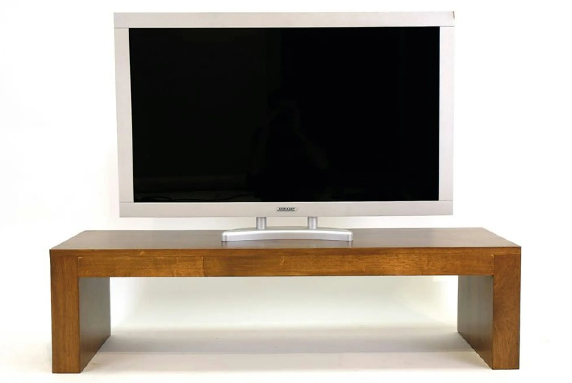 Table basse / Meuble finition TV Hévéa 135x45x36cm OLGA