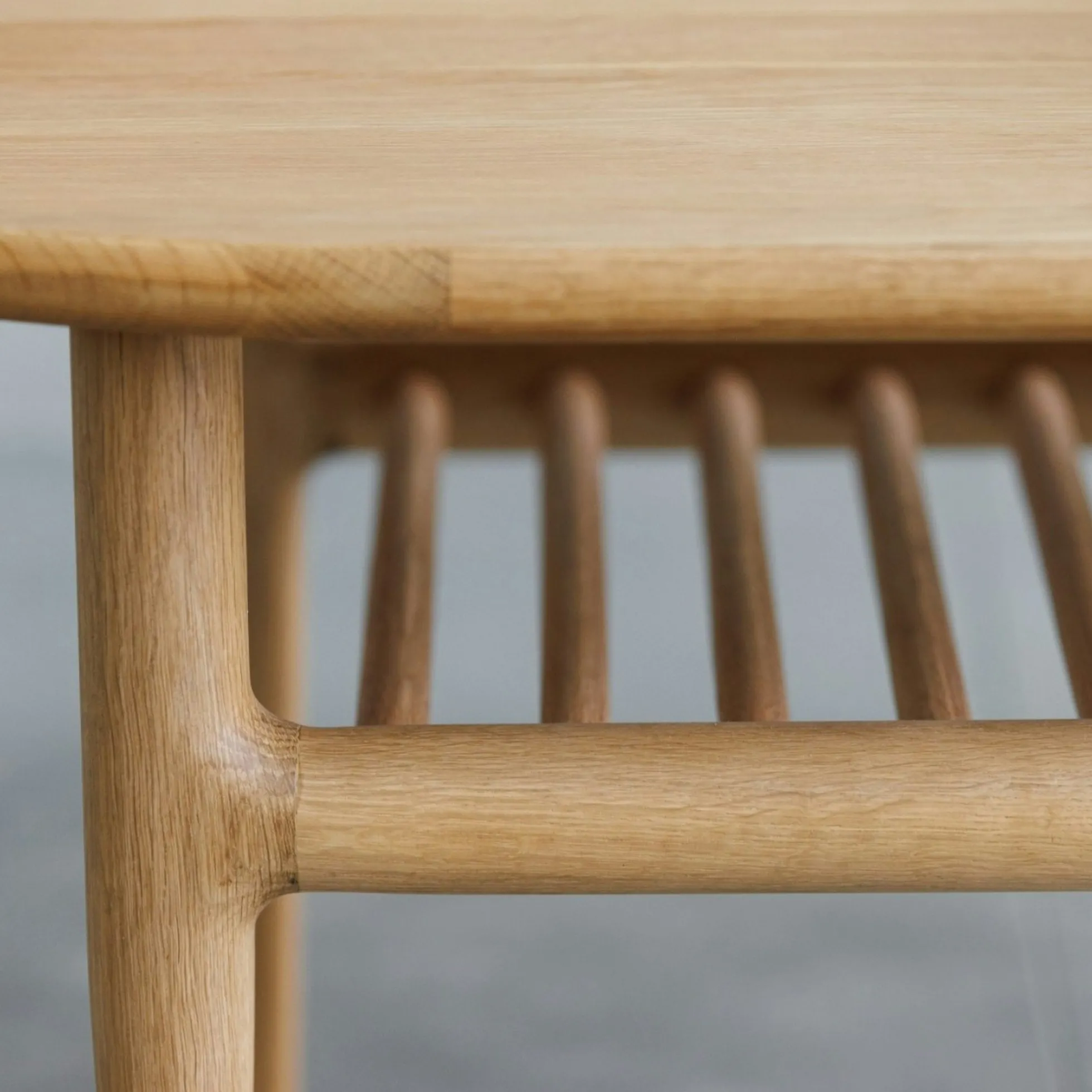 Table basse moderne en chêne clair DERBY