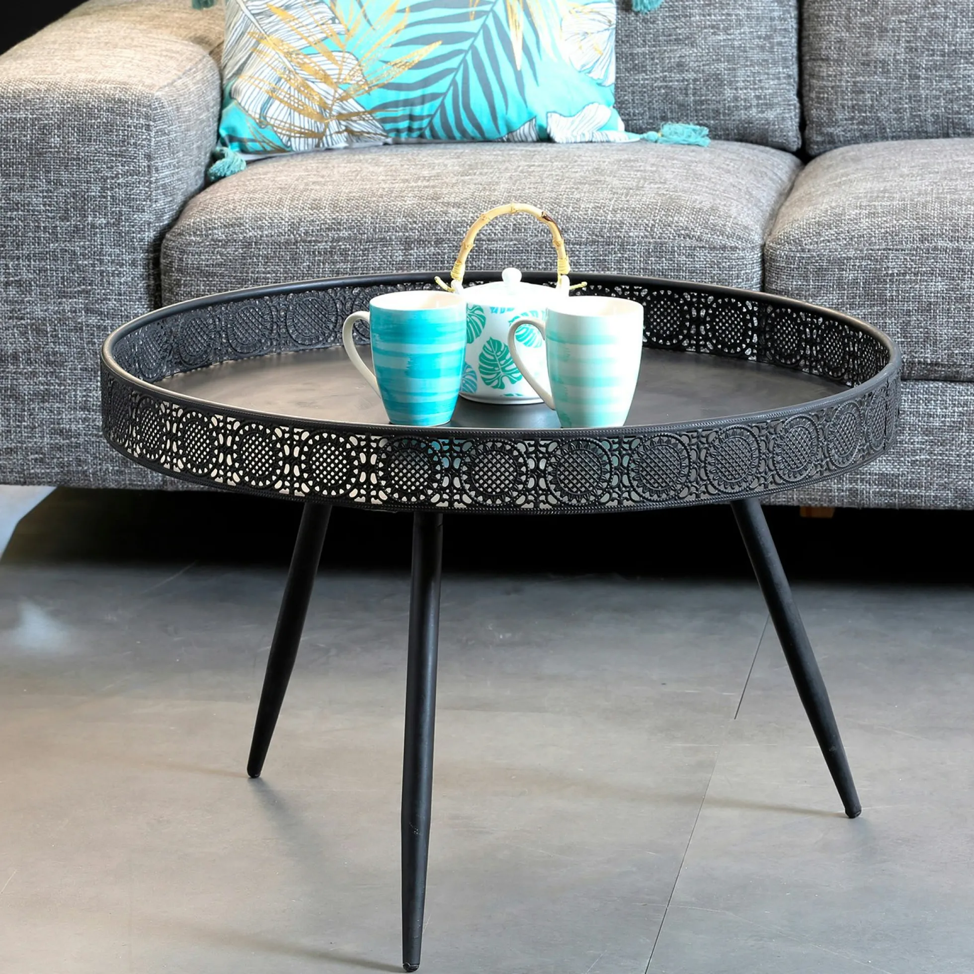 Table basse métal noir motifs ajourés grand modèle