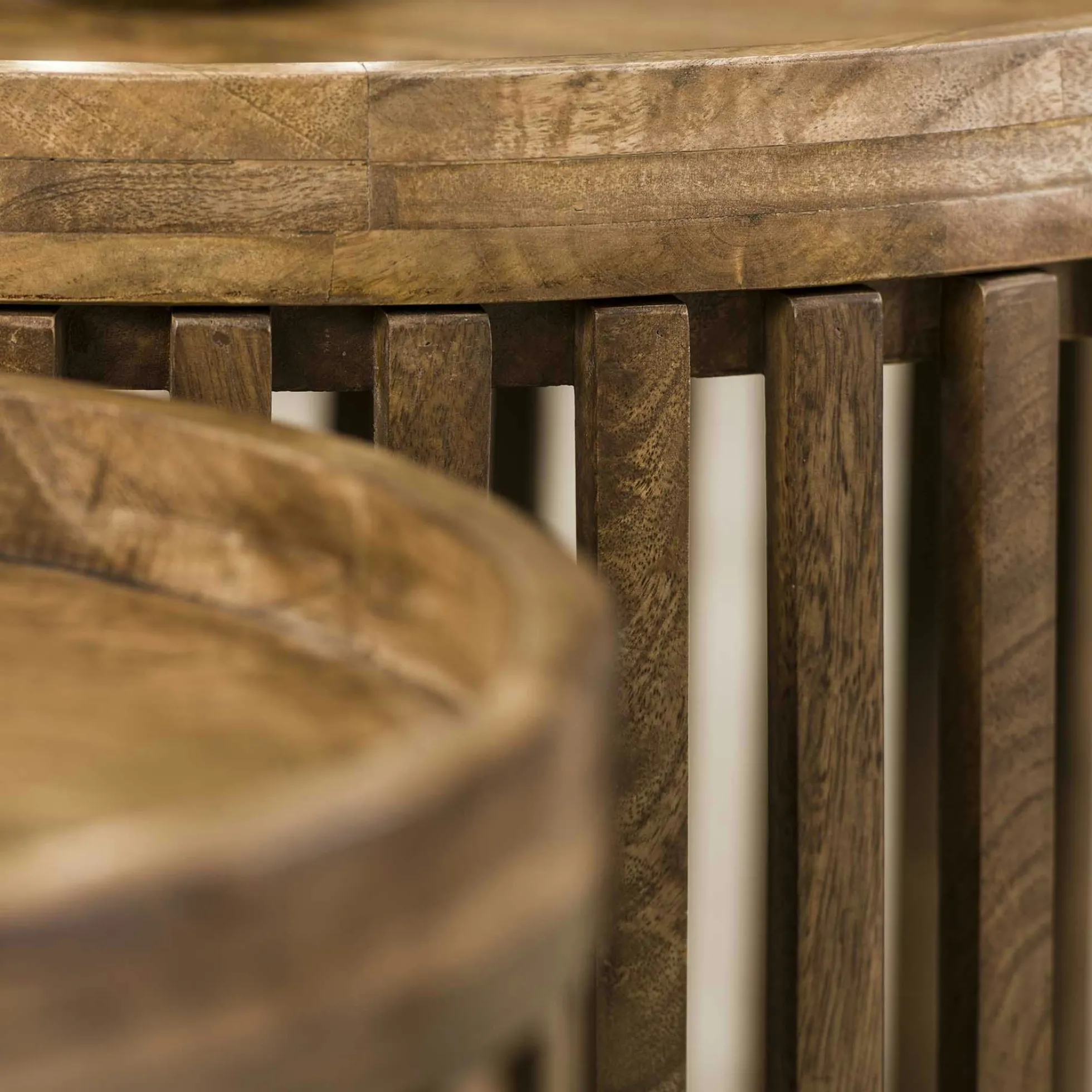 Table basse ronde ajourée en manguier (lot de 2) DELHI