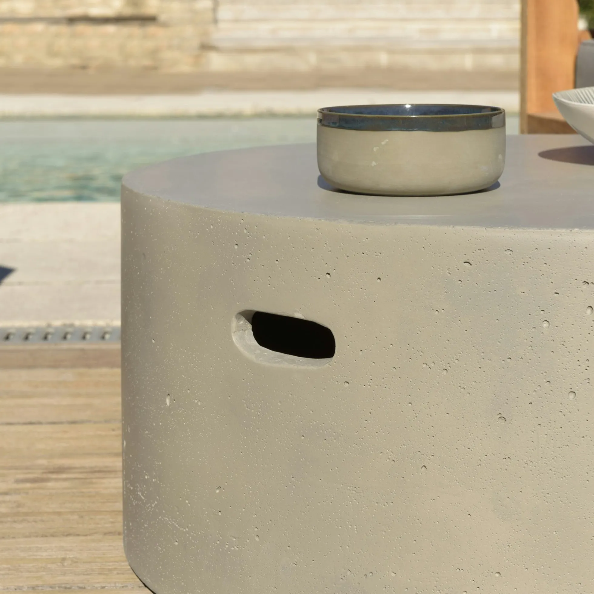 Table basse ronde 79 cm en béton gris brut HERCULE