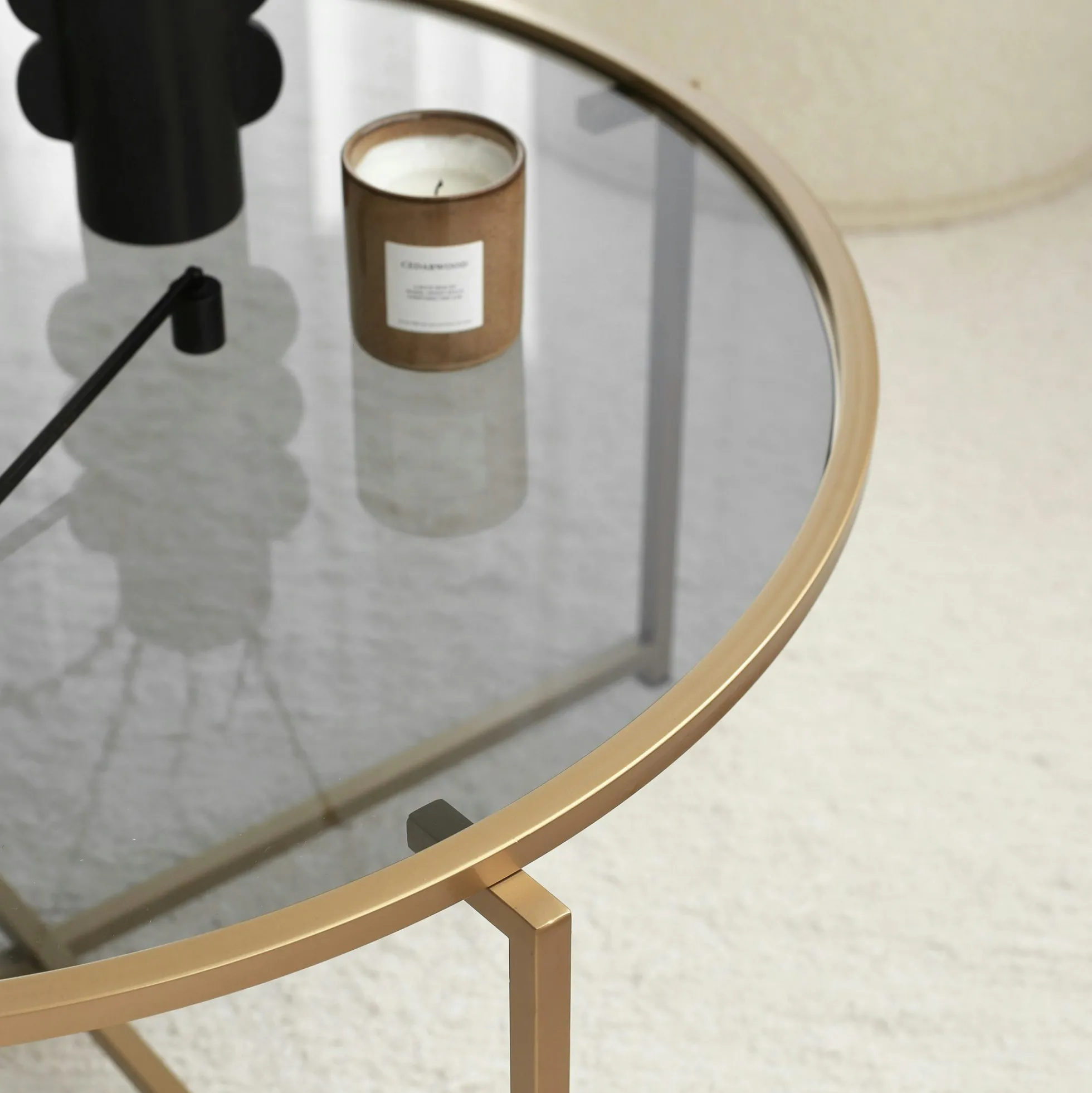 Table basse ronde design - verre fumé & métal doré TULUM