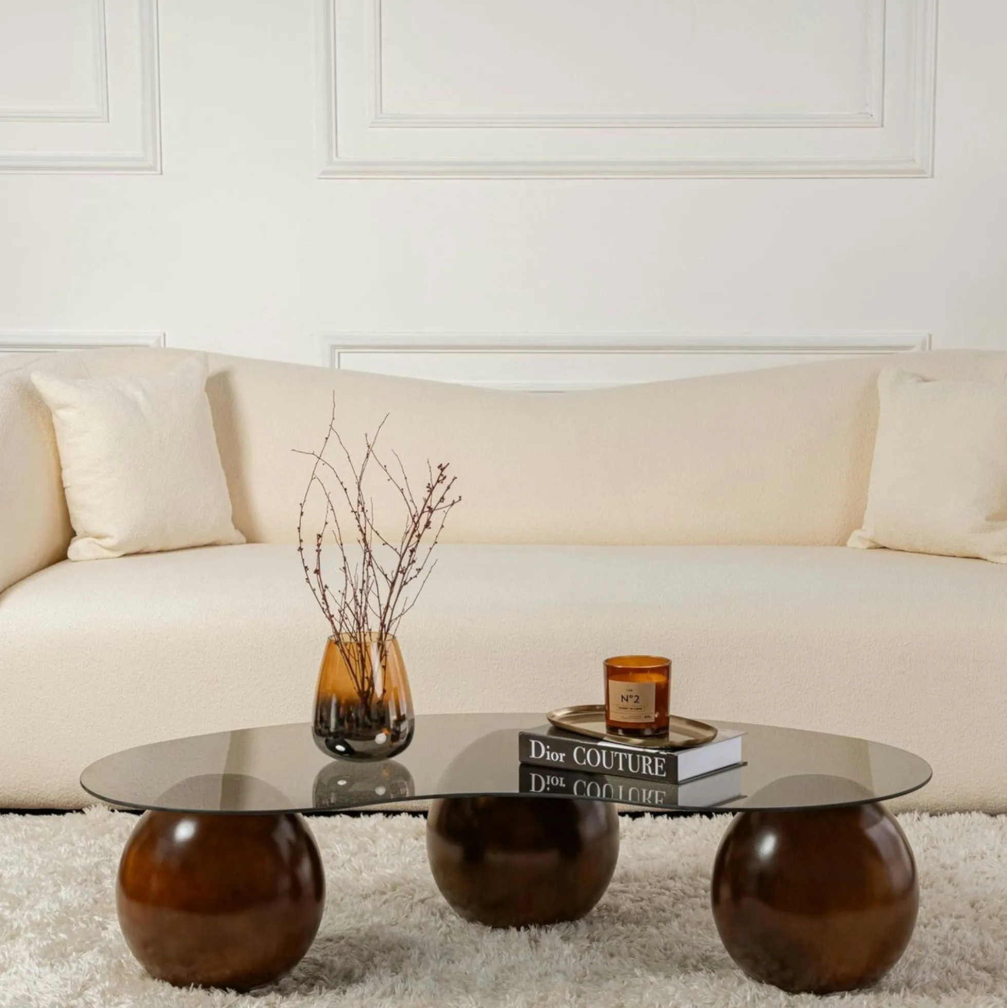 Table basse verre fumé design – 3 pieds boules marrons KOCHI