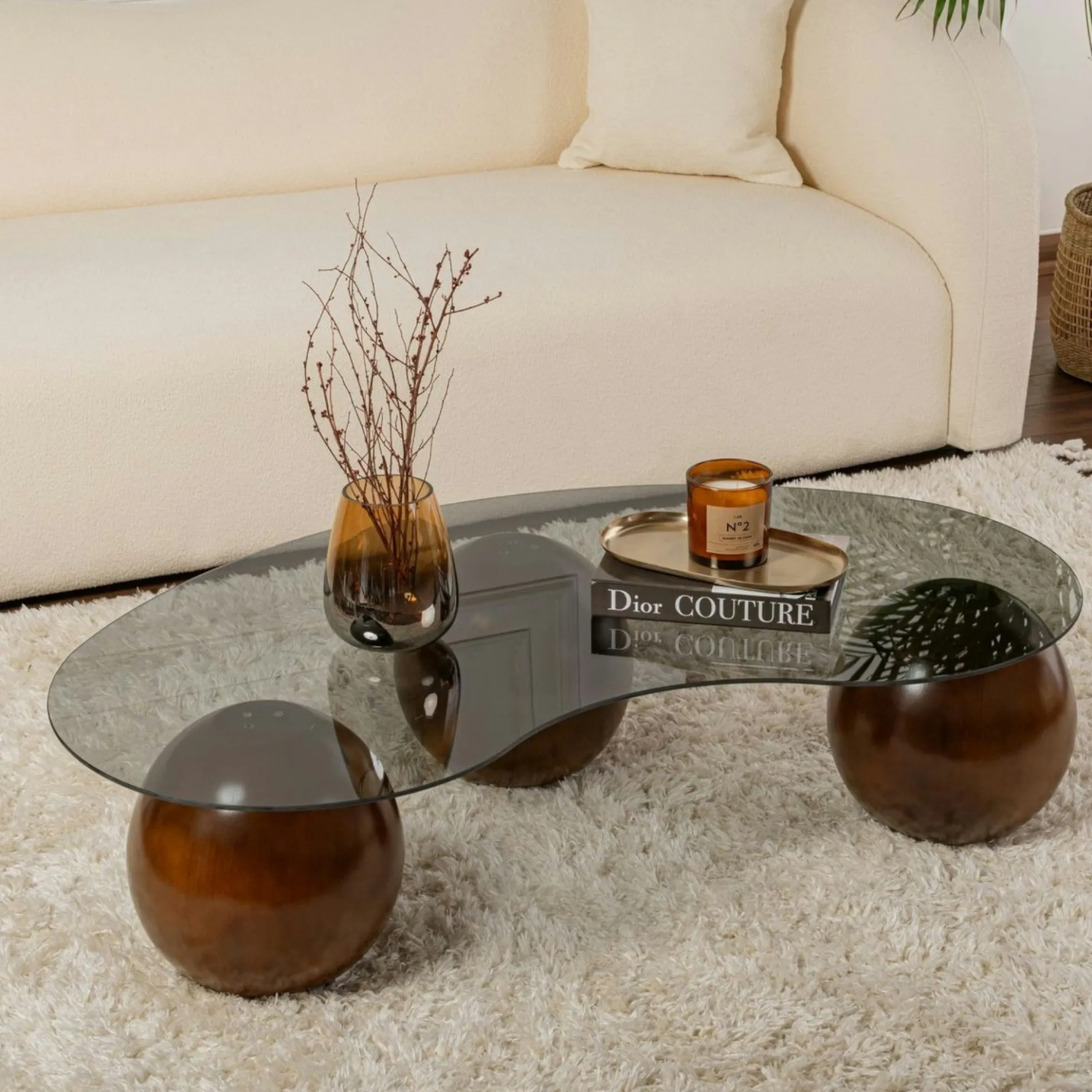 Table basse verre fumé design – 3 pieds boules marrons KOCHI