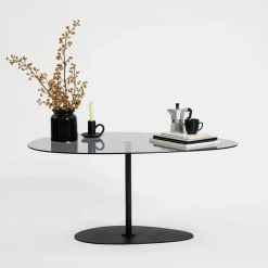 Table basse verre fumé, forme triangle organique TULUM