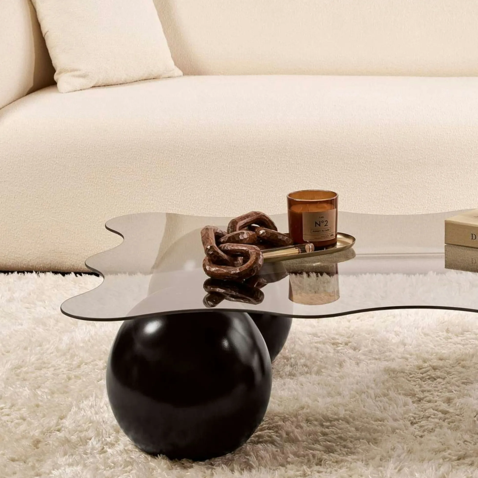 Table basse verre gris profil ondulé - 4 pieds noirs KOCHI