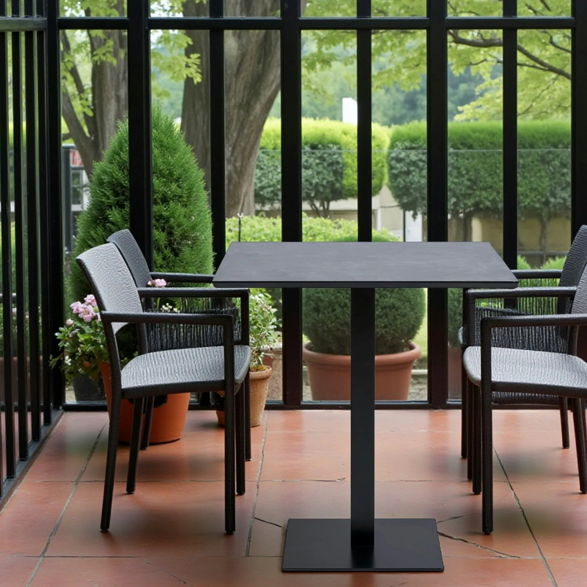 Table bistrot mélamine grise - pied métal noir, 70 cm NAPA