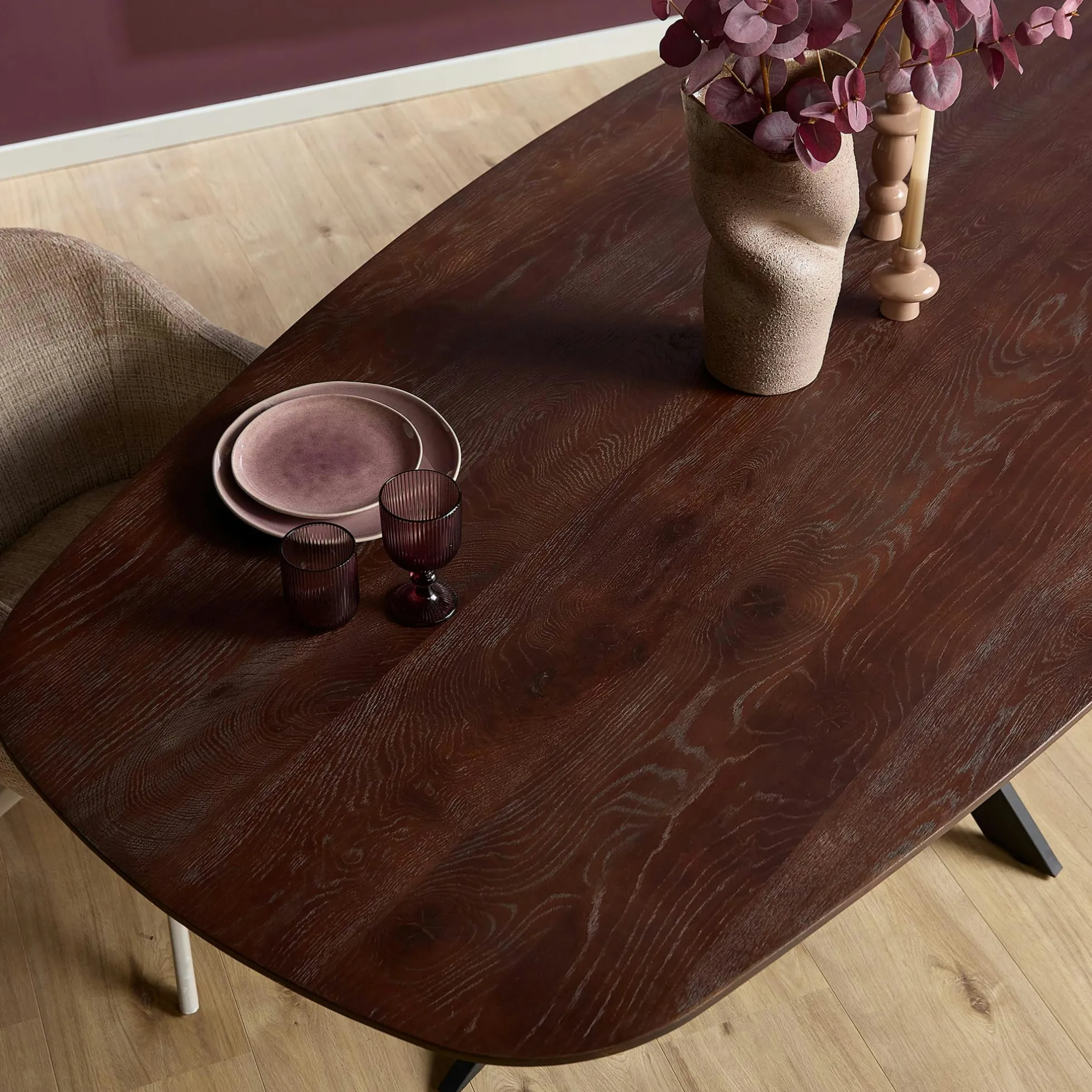 Table bords arrondis bois foncé 240 cm LEXTON