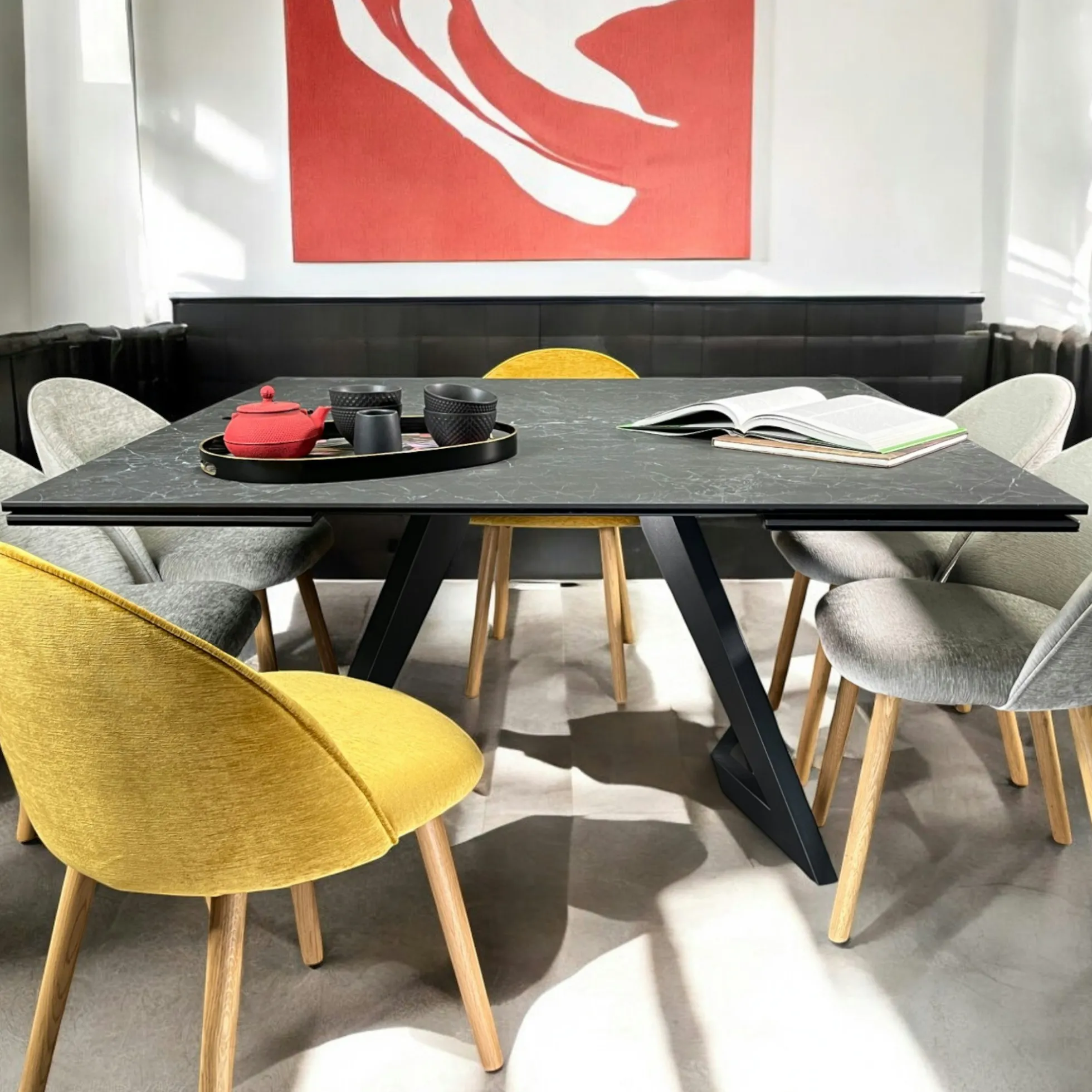 Table carrée extensible en céramique marbrée anthracite 140-220 cm LOMBARDIE