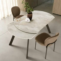 Table céramique effet onyx pieds bronze 140-180 cm LORA