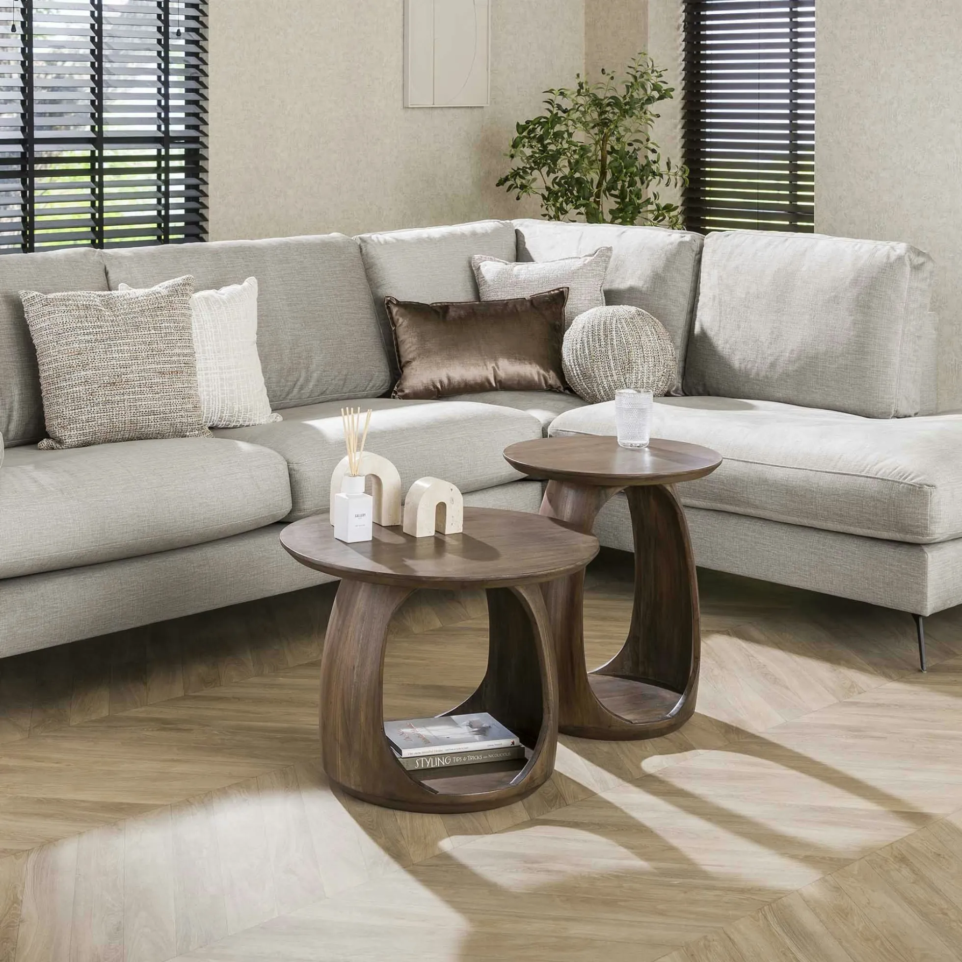 Table d’appoint bois brun – rangement intégré, 56 cm MYSORE