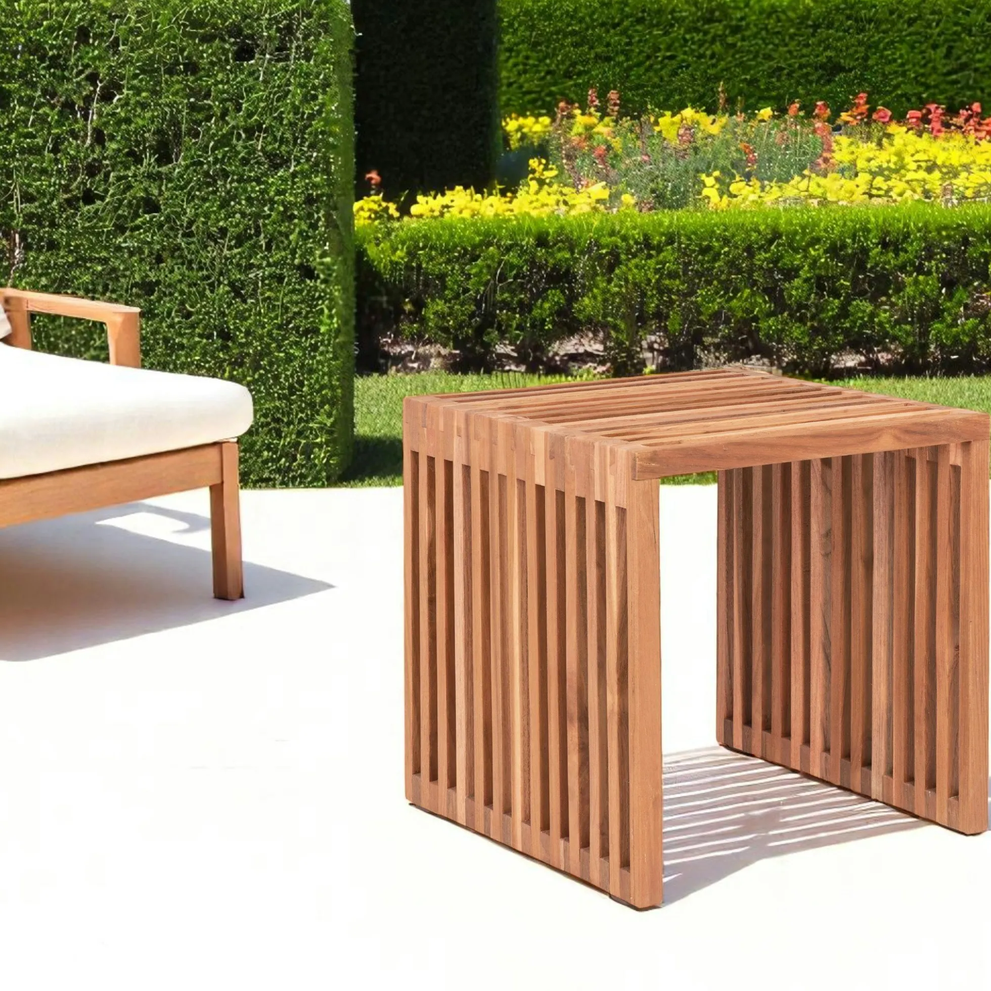 Table d'appoint de jardin en teck ajouré MENDOZA