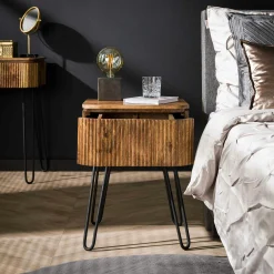 Table de chevet en bois de manguier motif baguette avec pieds épingle DELHI