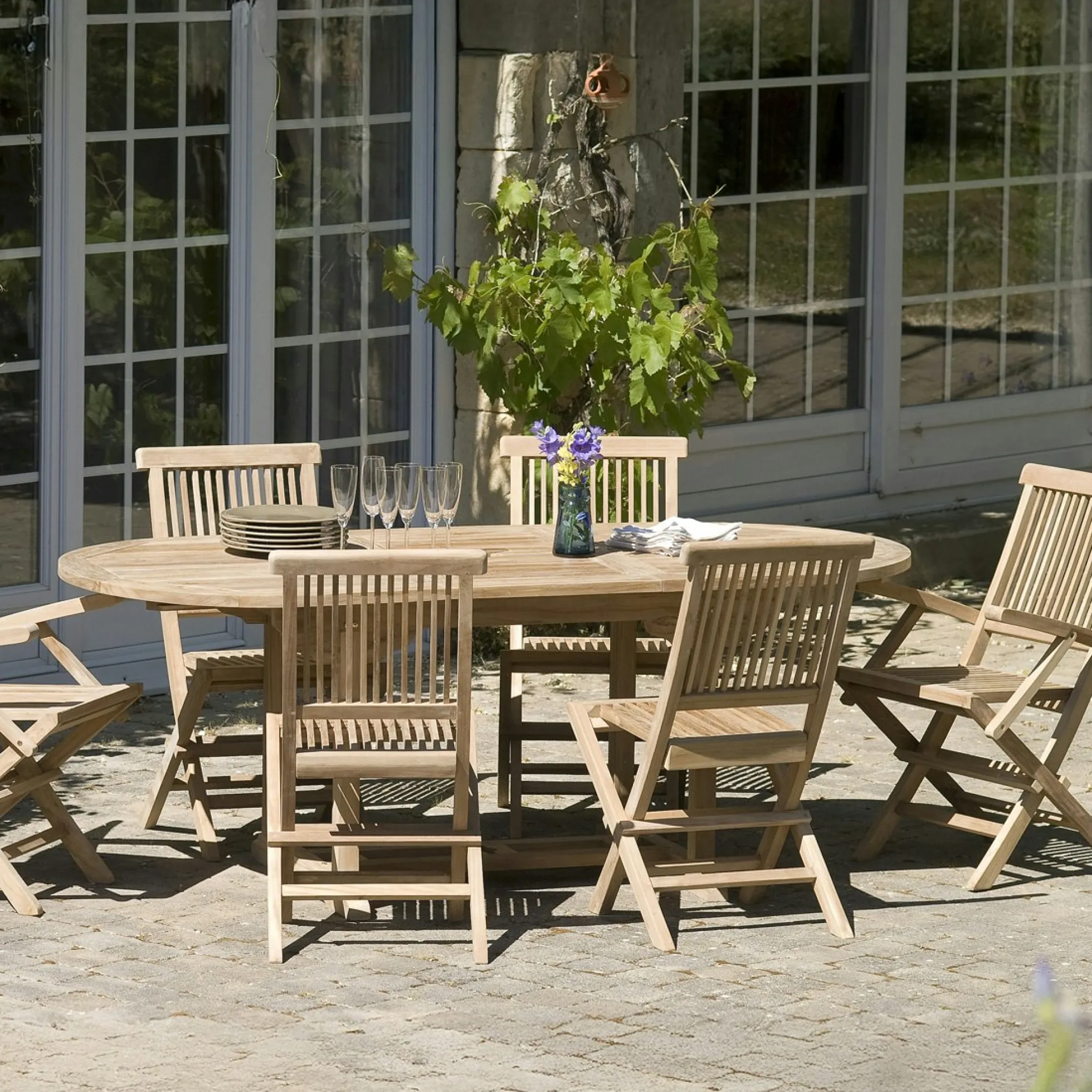 Table de jardin en Teck ovale extensible 150/200X90cm SUMMER