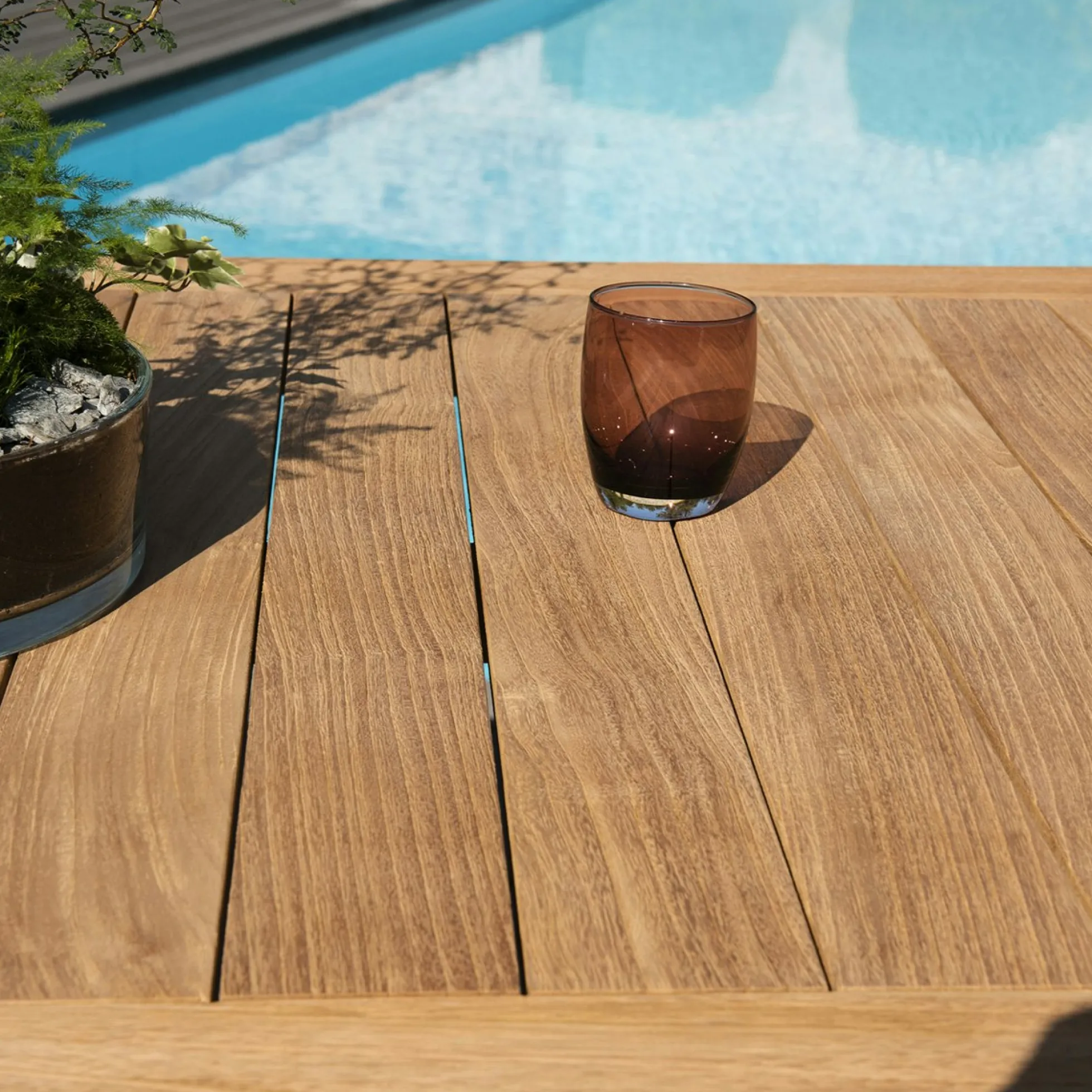 Table de jardin en teck 220 x 100 cm BERGEN