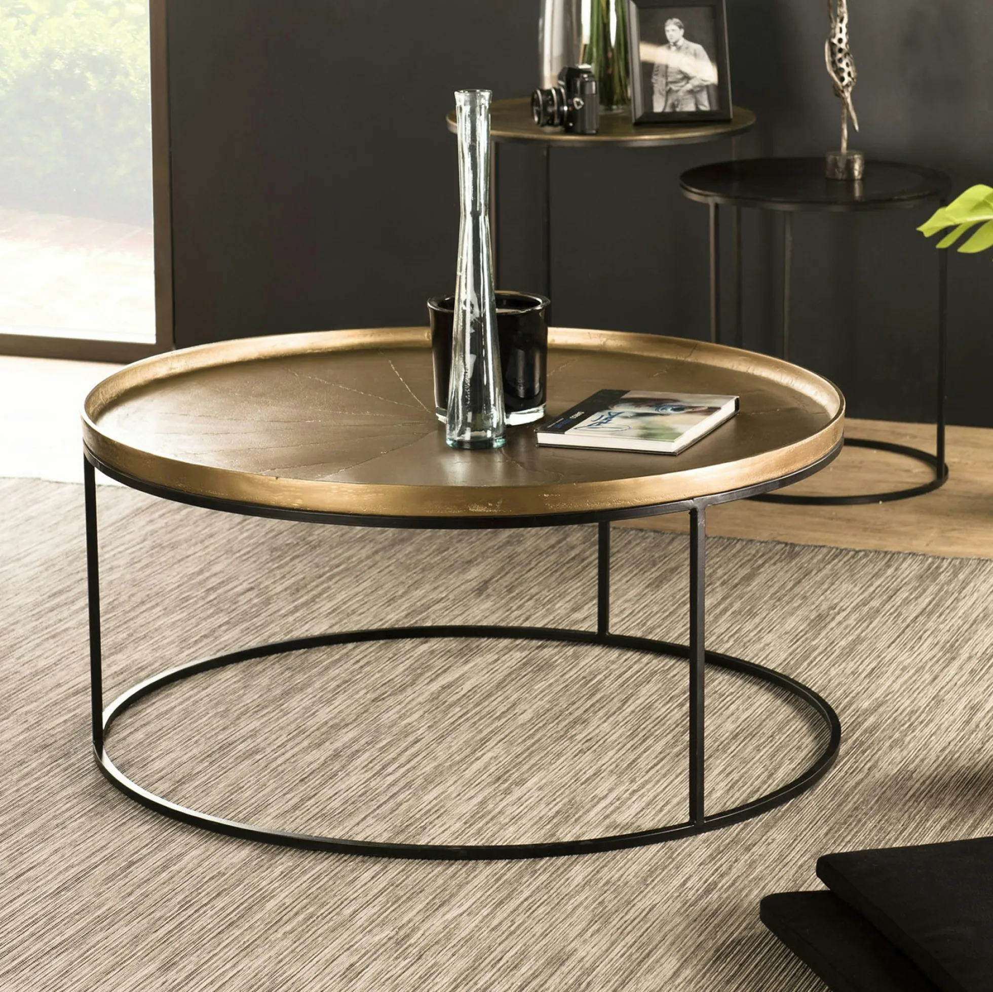 Table de salon ronde dorée ZALA