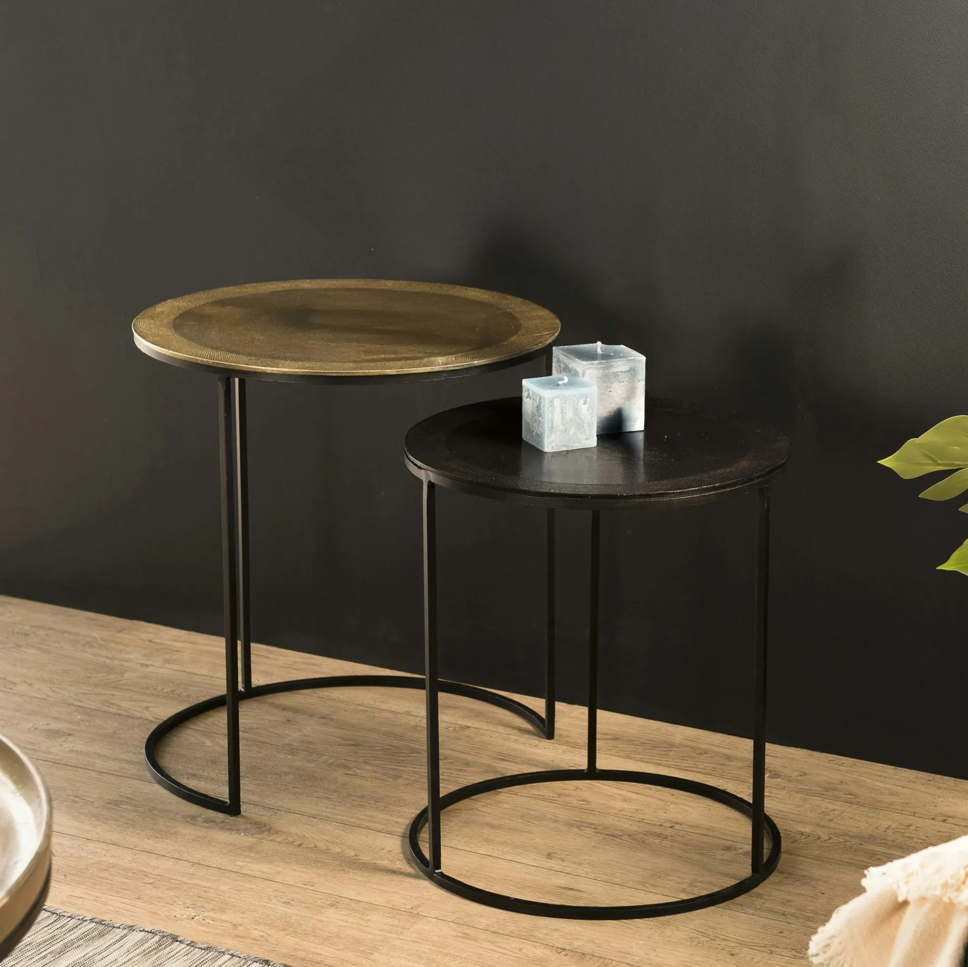 Table gigogne ronde noir et or (lot de 2) ZALA