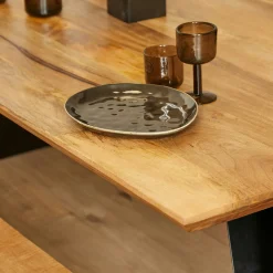 Table à manger bois et métal à pieds obliques 240 cm ALMA