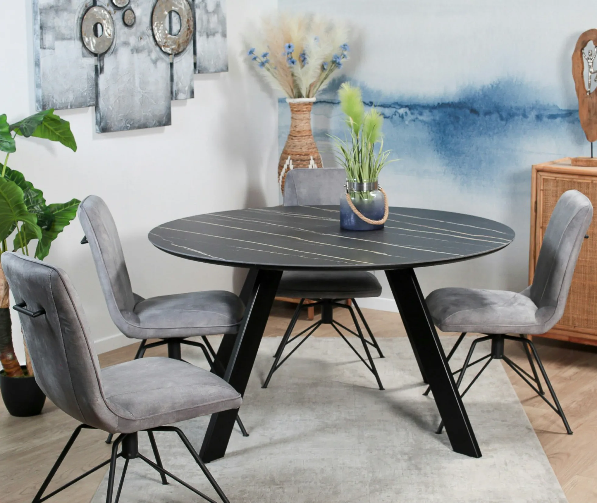 Table à manger en céramique noire mate forme ronde 140 cm BERGAME