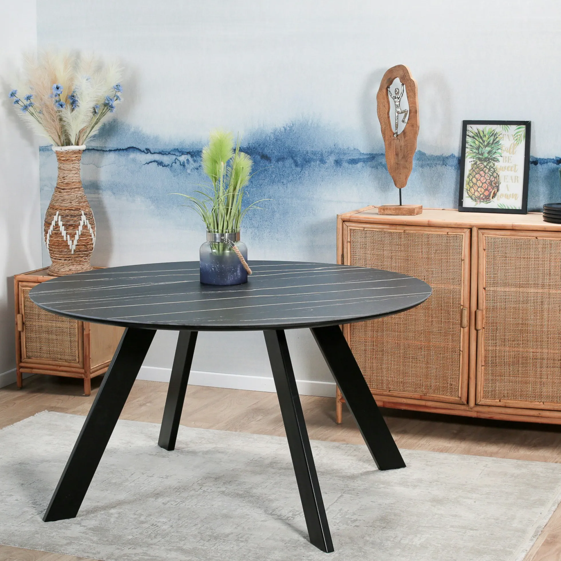 Table à manger en céramique noire mate forme ronde 140 cm BERGAME