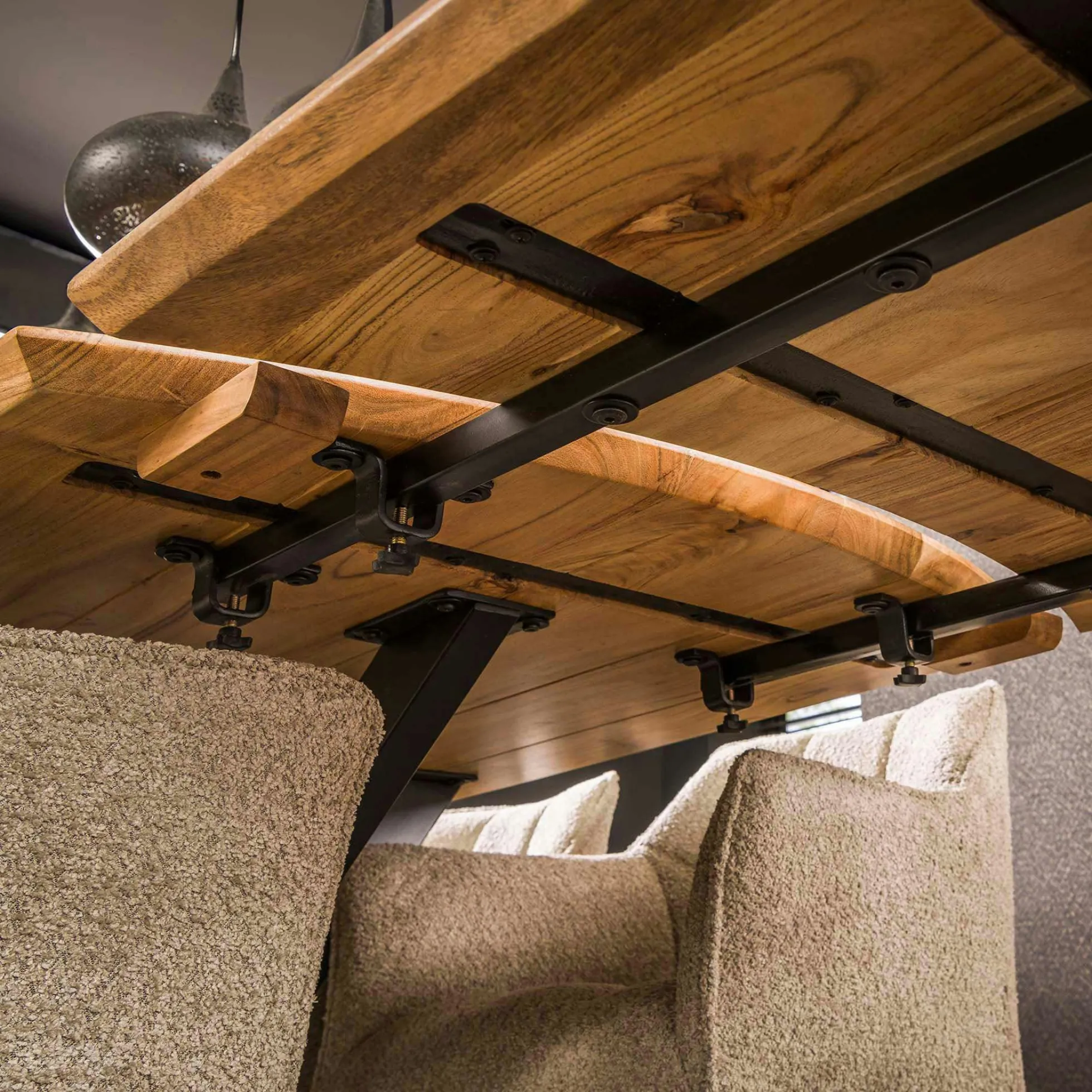 Table à manger extensible à bords ronds en bois d'acacia 175-275 cm MELBOURNE