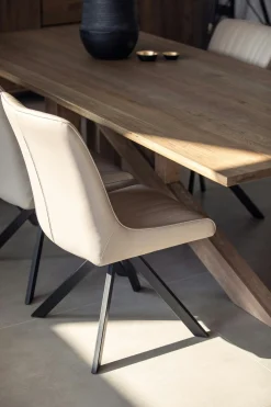 Table à manger moderne piètement oblique chêne massif 200 cm HUDSON