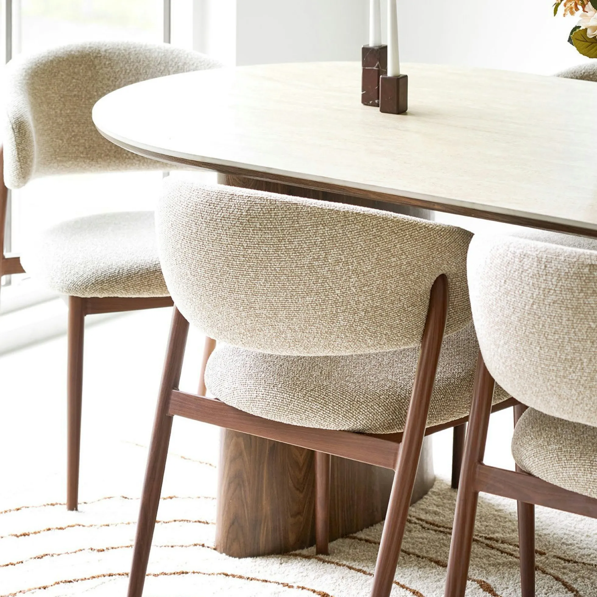Table à manger ovale en céramique aspect travertin 210 cm PRATO