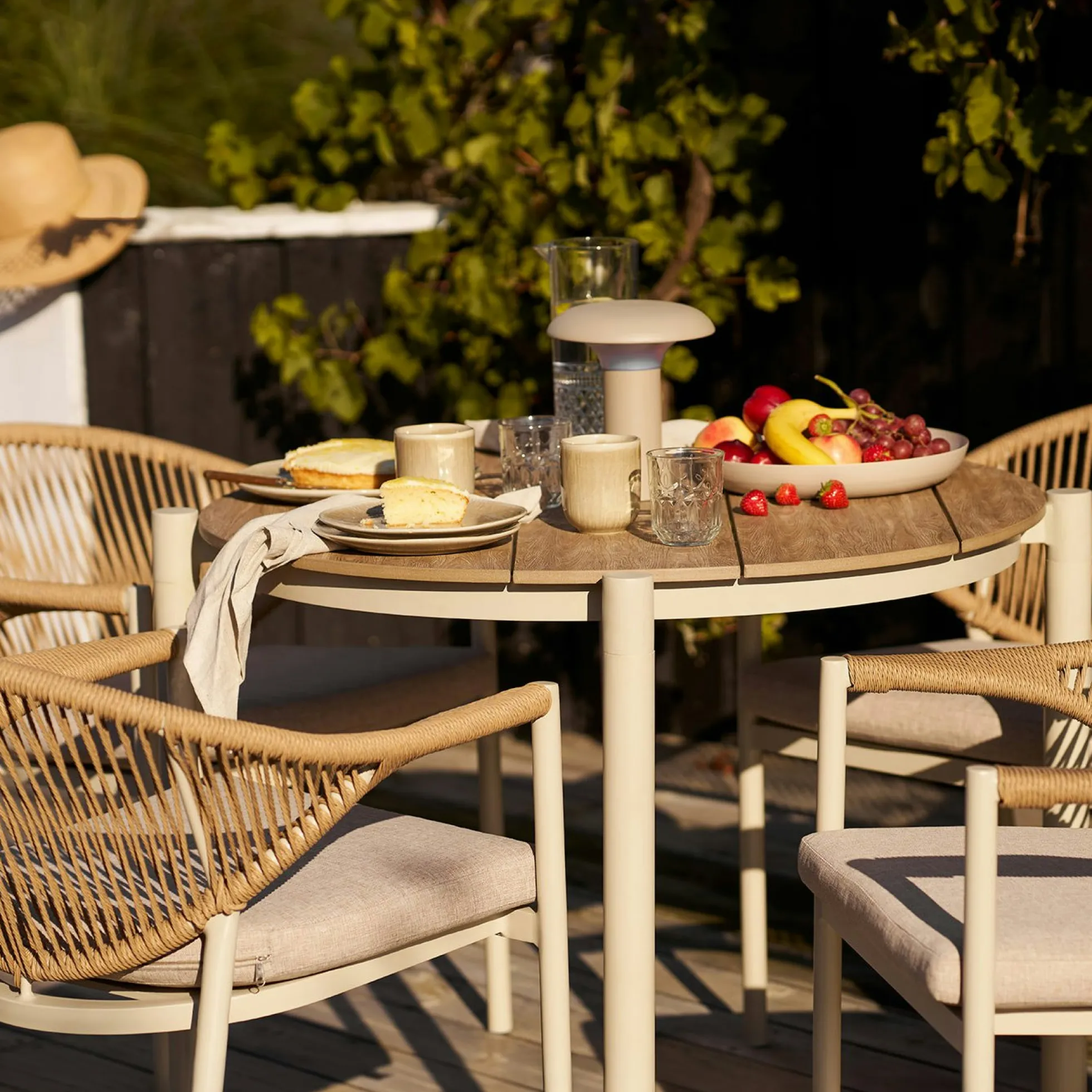 Table à manger ronde bois et aluminium ø90 AGGER