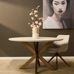 Table à manger ronde bois sable pied bronze Ø130 cm CORTINA