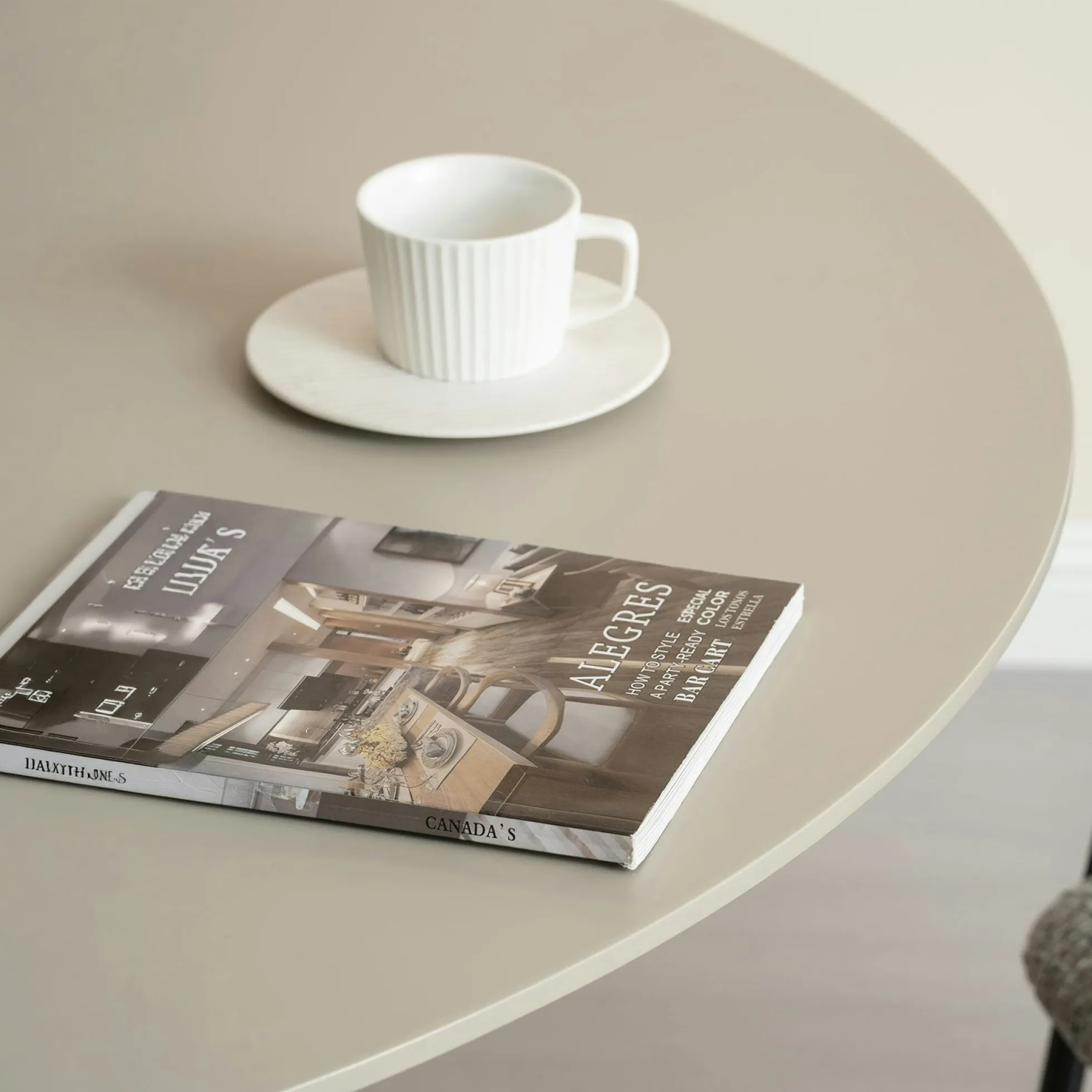 Table à manger ronde ø120 MDF sable PRATO