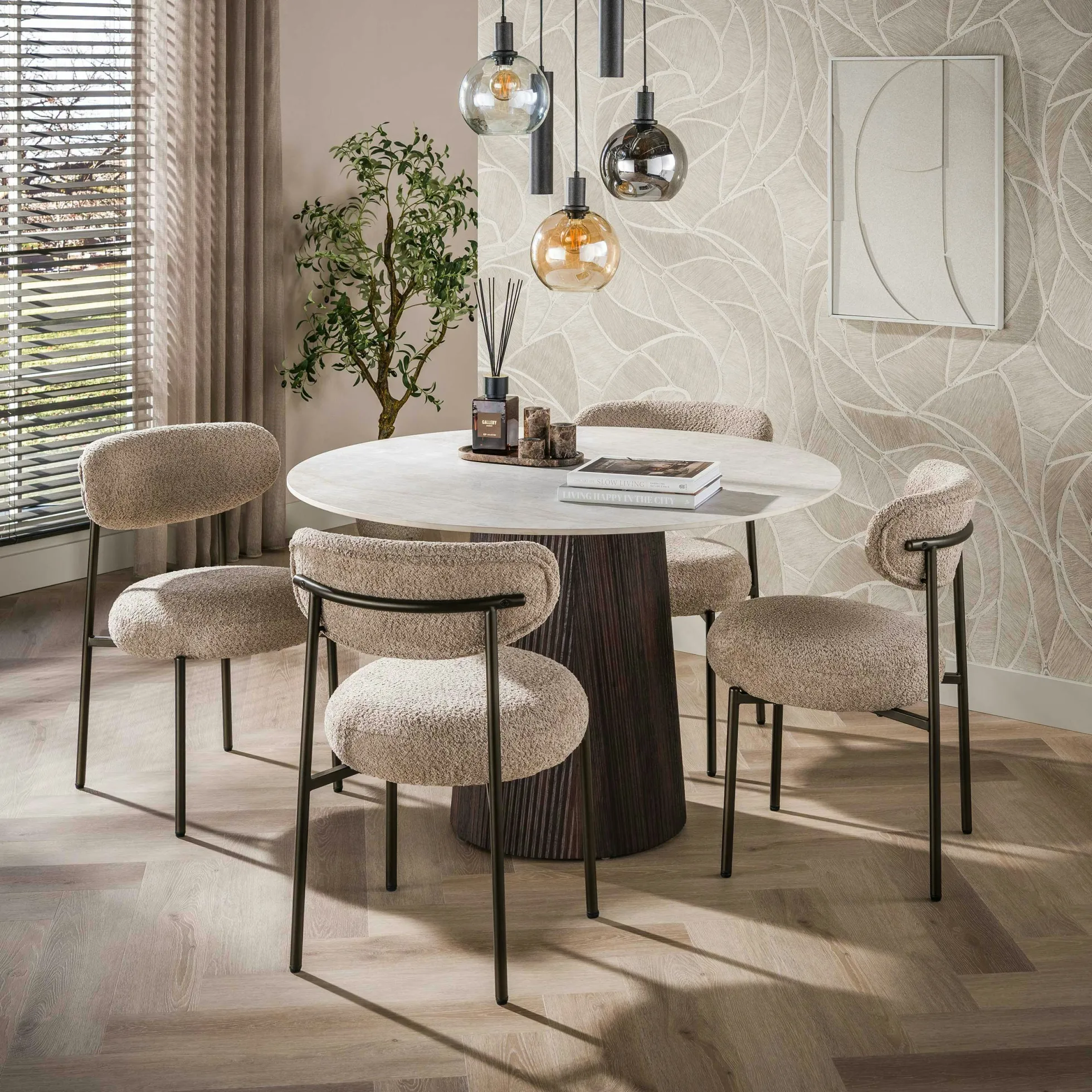 Table à manger ronde vintage en céramique marbrée Ø120 cm MAHAL