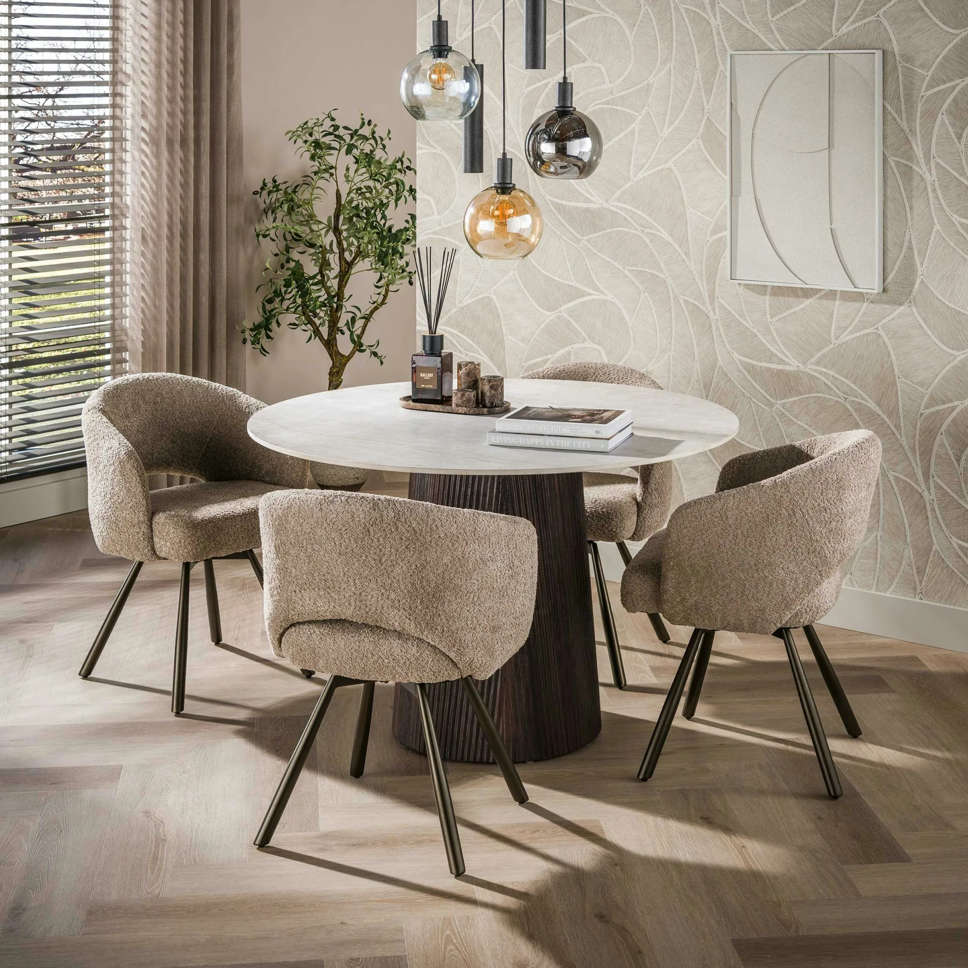 Table à manger ronde vintage en céramique marbrée Ø120 cm MAHAL