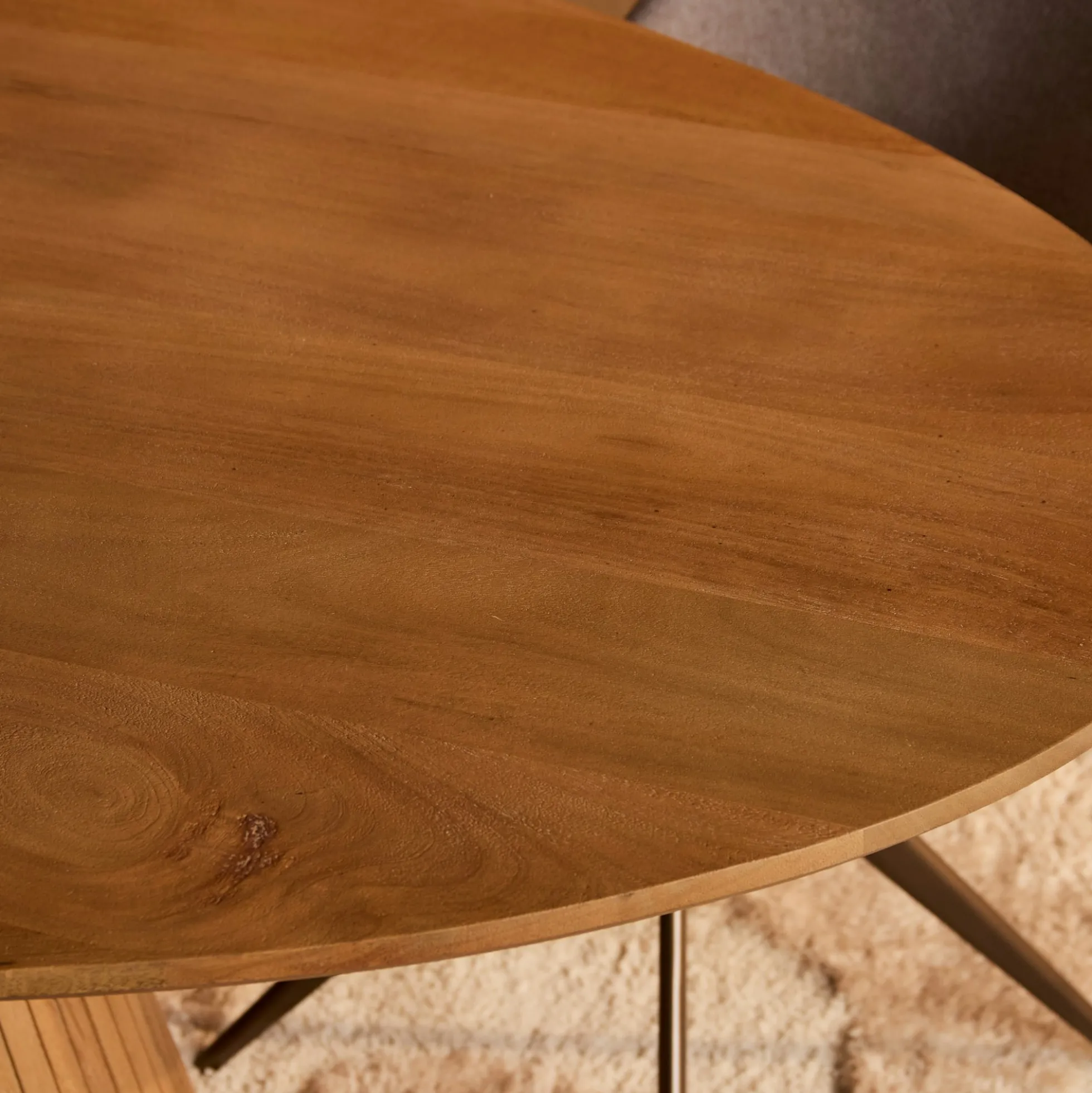 Table ovale bois à pied rainuré 240 cm CALERO