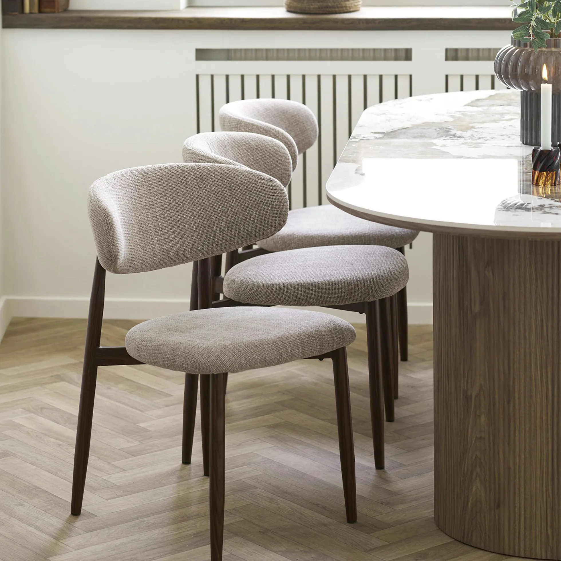 Table ovale en céramique blanche marbrée 210 cm PRATO