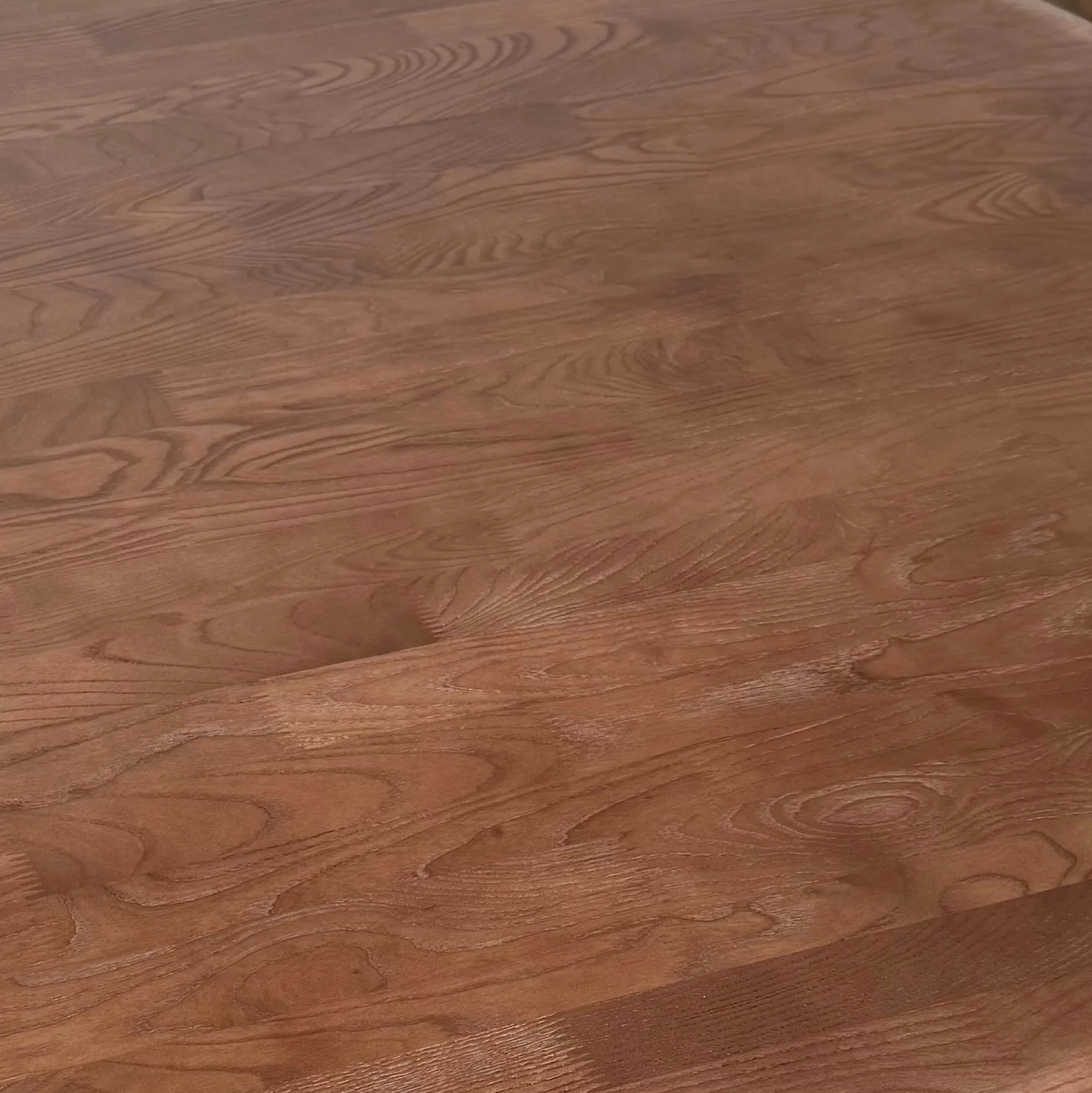 Table ronde bois de frêne à pied design torsadé Ø150 cm ALDER