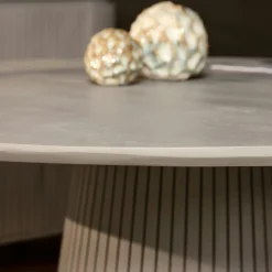 Table ronde bois gris à pied rainuré Ø150 cm CALERO