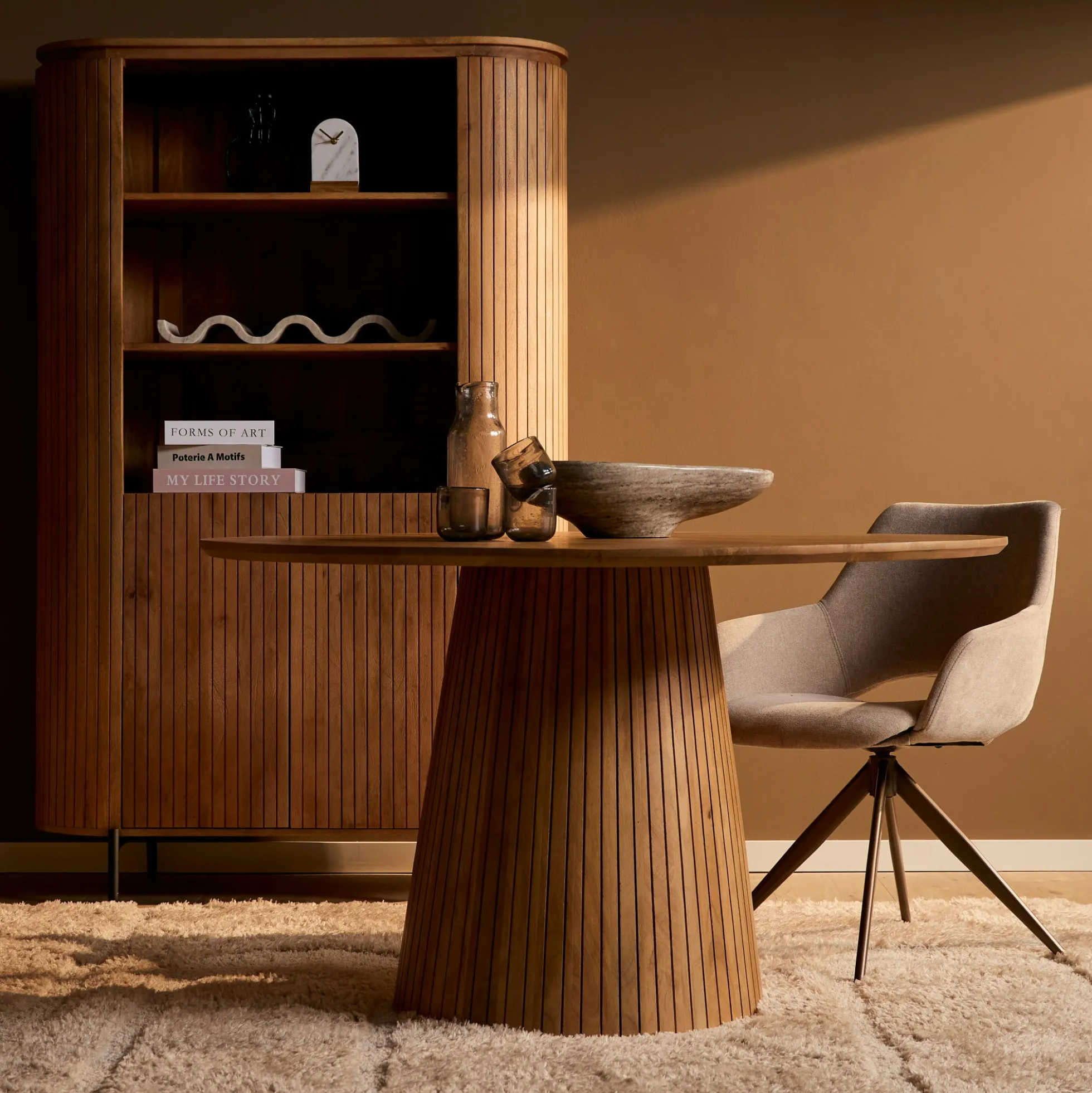 Table ronde bois à pied rainuré Ø150 cm CALERO