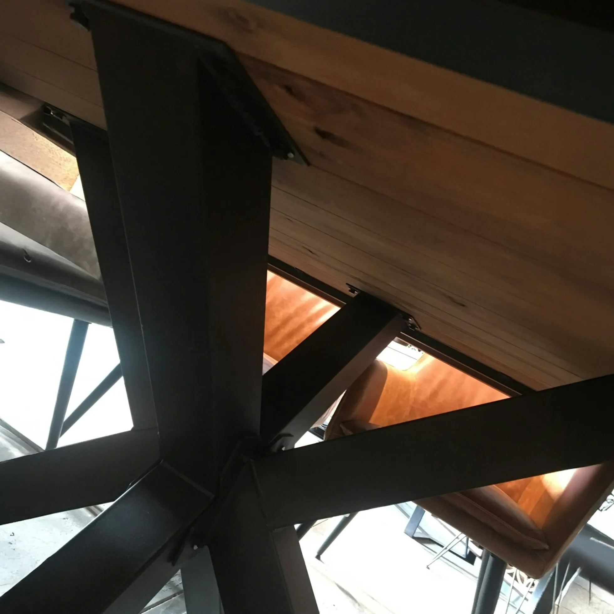 Table salle à manger bois métal pied croisé 240 cm OKA