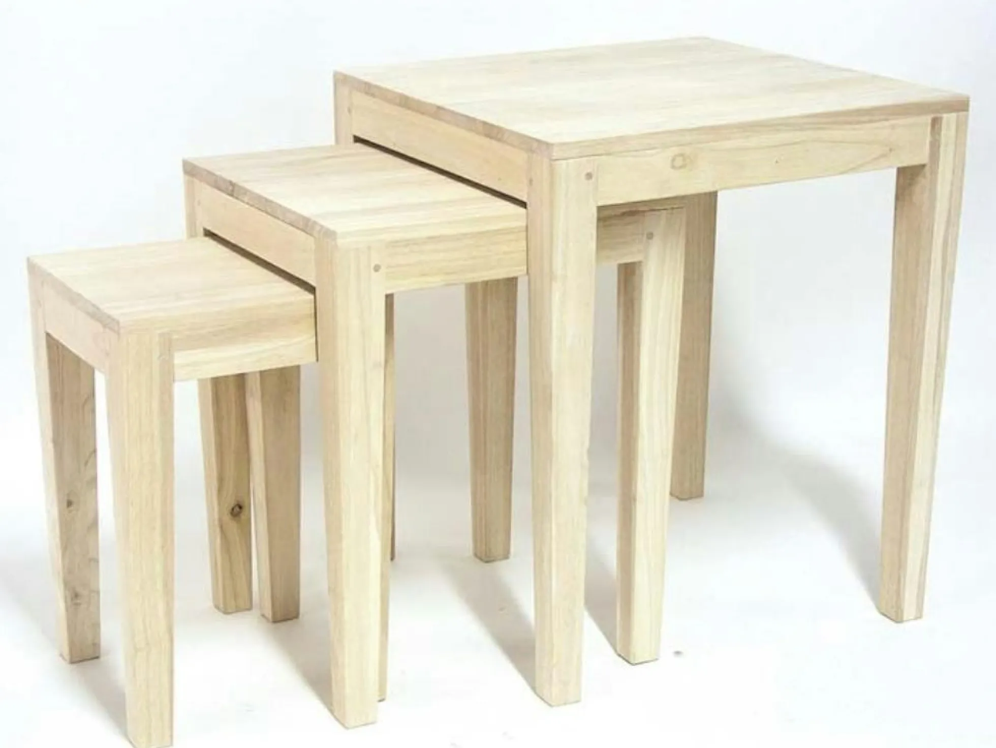 Tables gigognes hévéa MAORI lot de 3