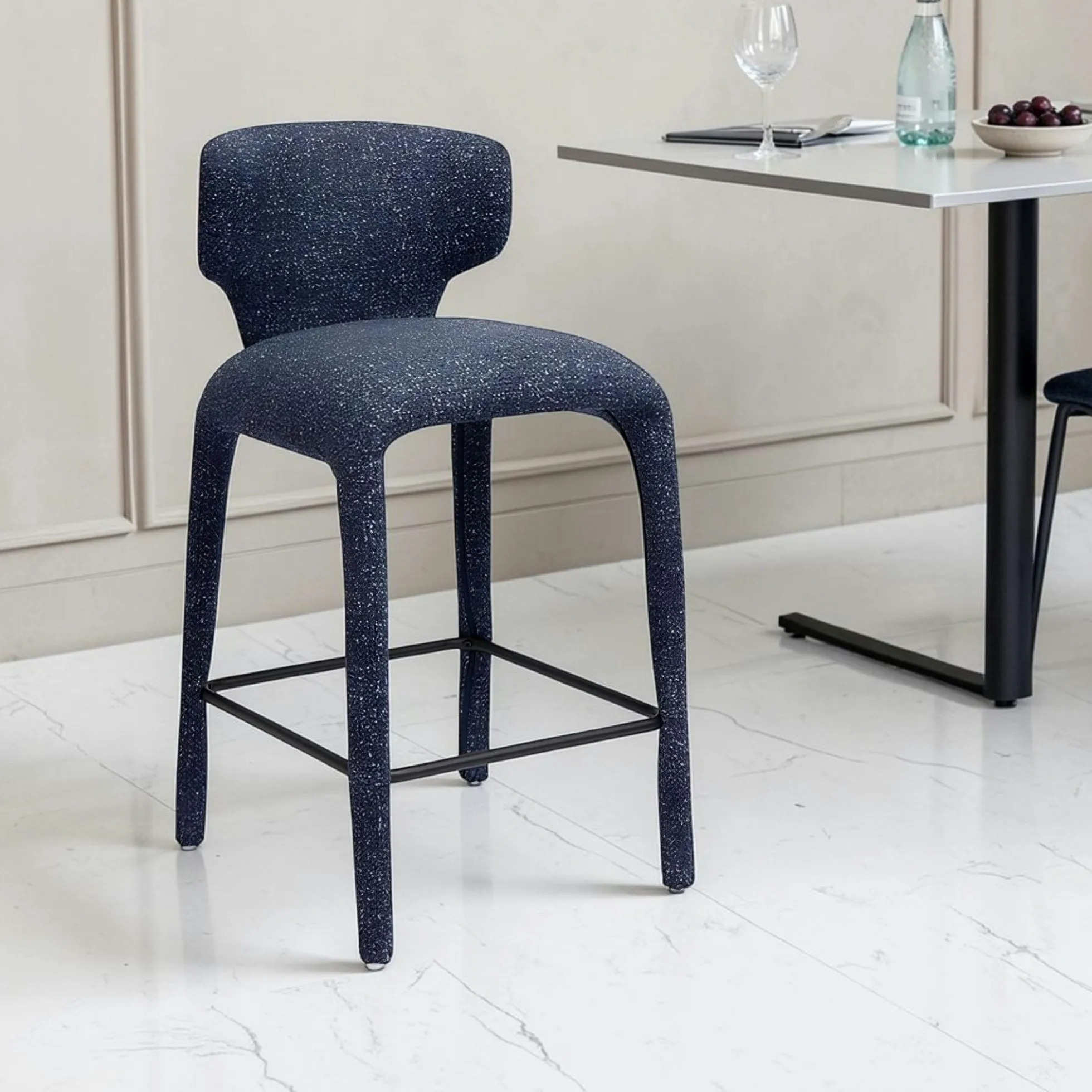 Tabouret de bar design en tissu bleu avec dossier (x2) TULSA