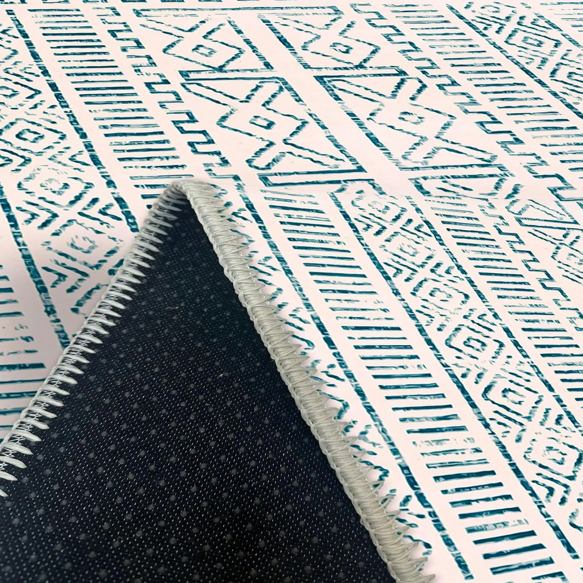 Tapis écru contrasté – motifs bleus, 160x230 cm ISTANBUL