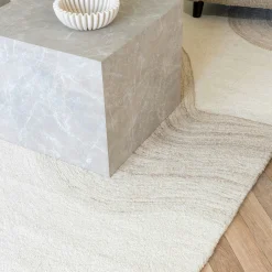 Tapis moderne blanc et brun tufté main motif vague 160x230 cm FEZ